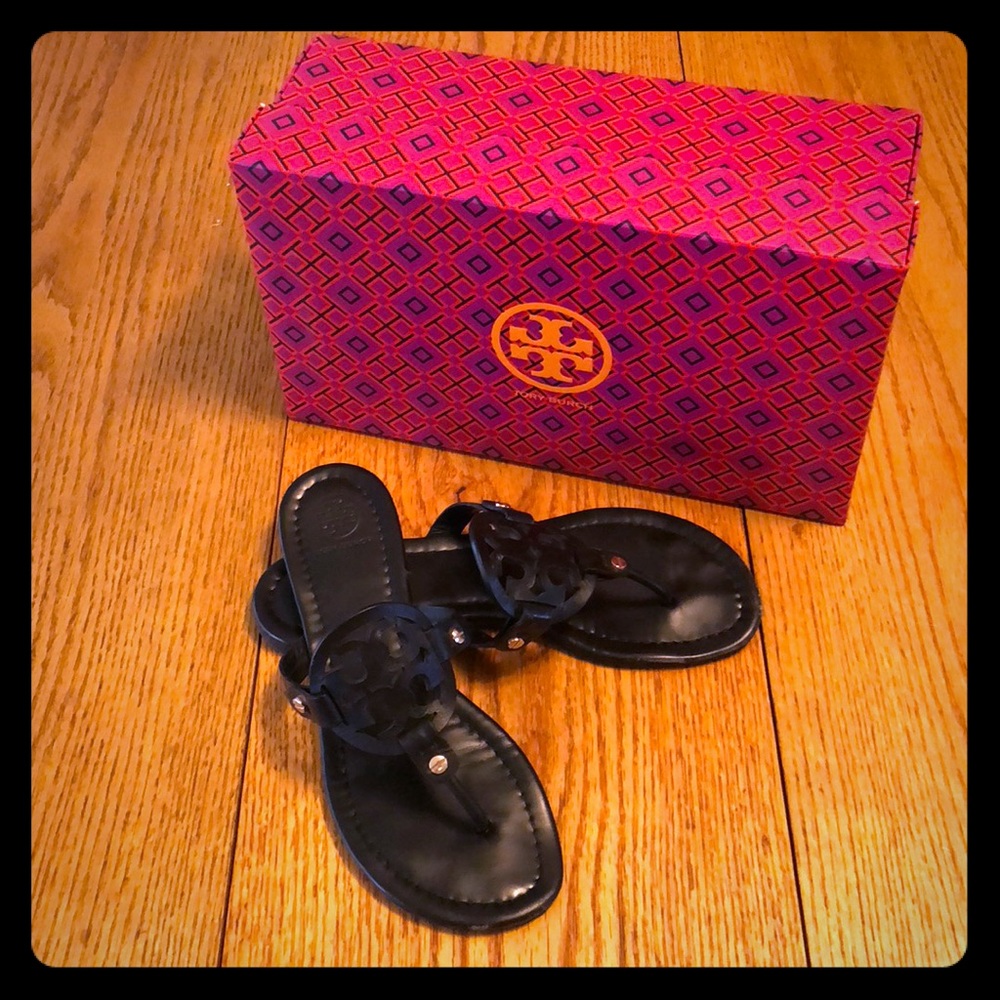 Tory Burch Black Miller size 7